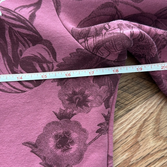 Puma flower print track zippered jacket
Dusty orchid color - Picture 8 of 8